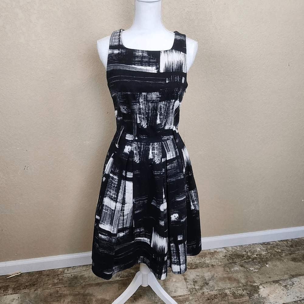 Rinascimento X Generation Black and White Drop Waist Dress Medium (7157)